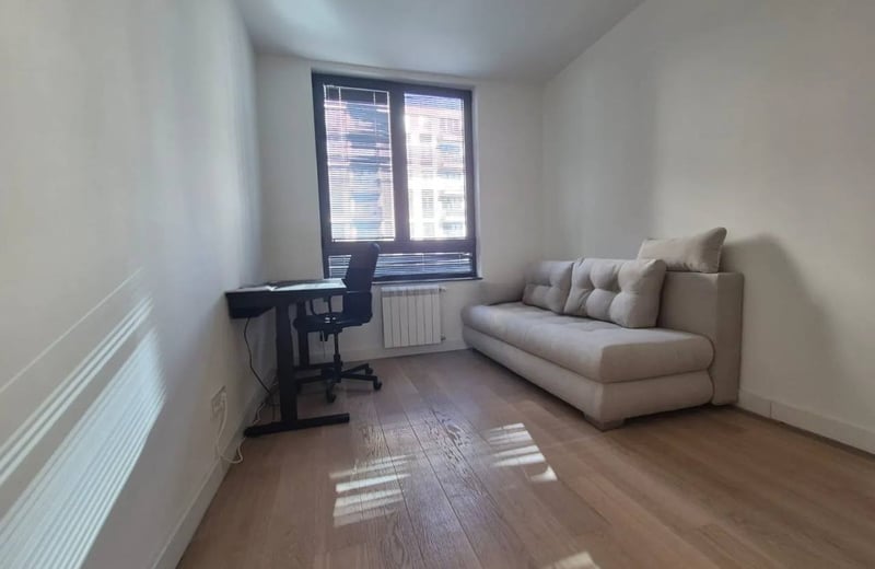 Location d’un appartement meublé et lumineux de 3 pièces, 73 m², Belgrade, Serbie